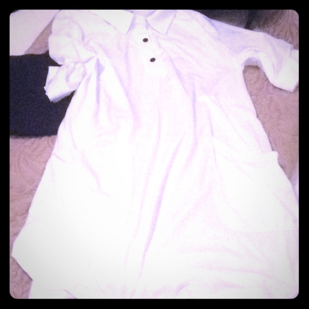 Tunic top with front pockets